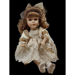 Dandee Collectors Choice Musical Porcelain Doll